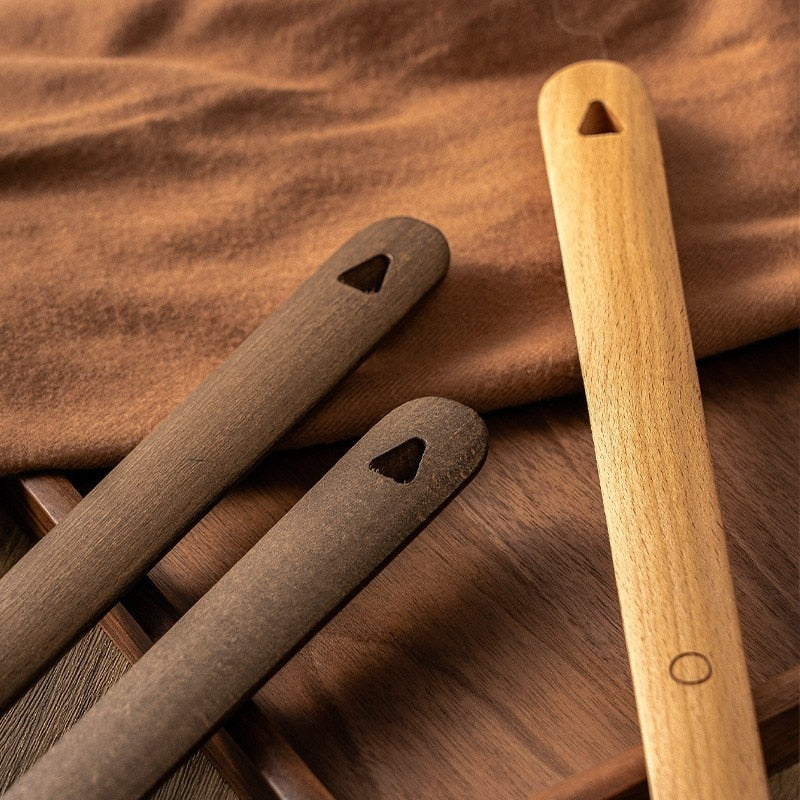 Wood Shoehorn | Long Handle Magnetic Mount