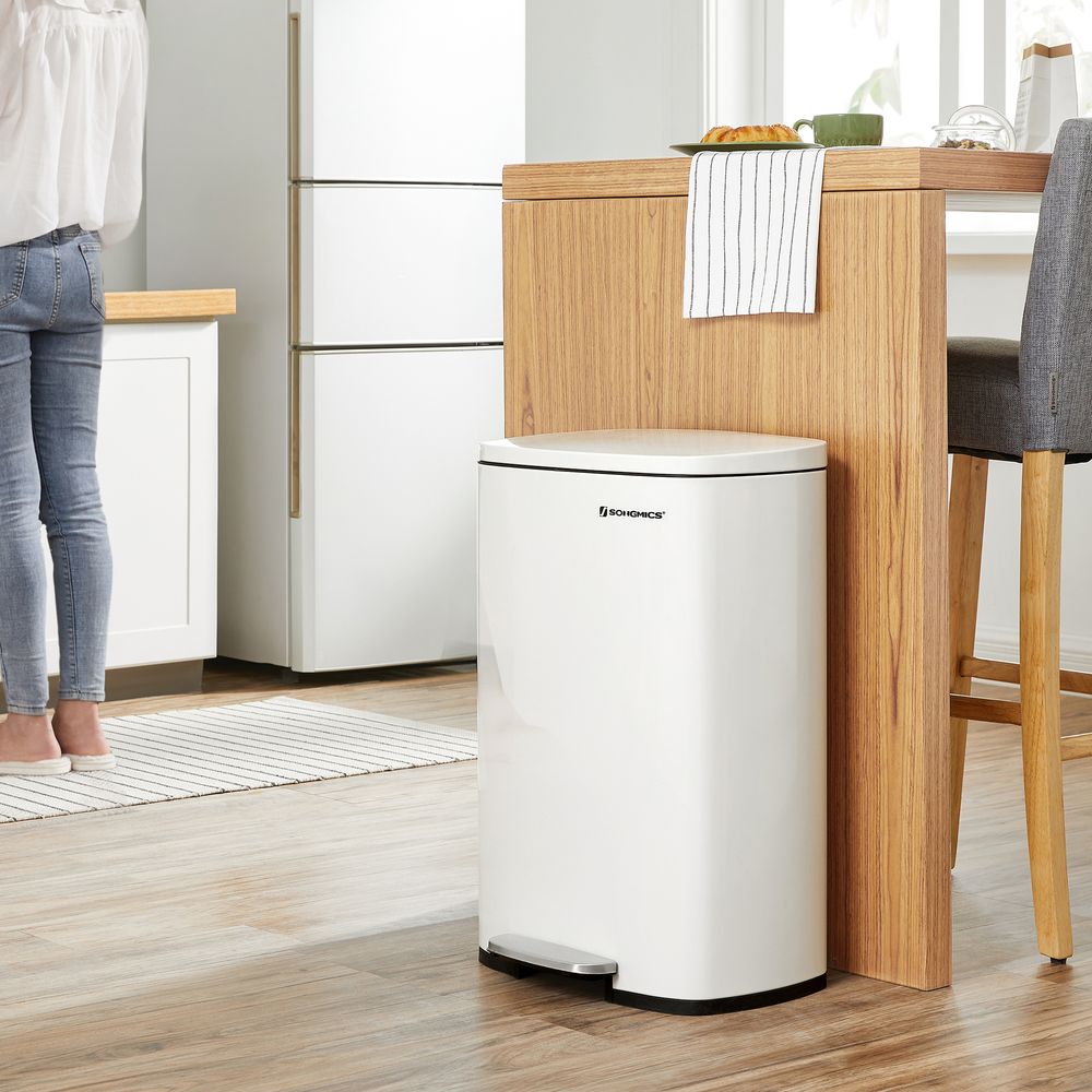 Step Pedal Trash Can | Quiet Close Lid For Kitchens