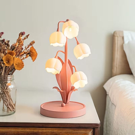 Flower Cluster Table Lamp | Scalloped Bud Shade Light