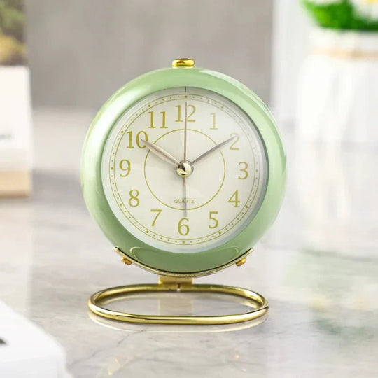 Vintage-Style Alarm Clock | Silent Quartz Desk Clock
