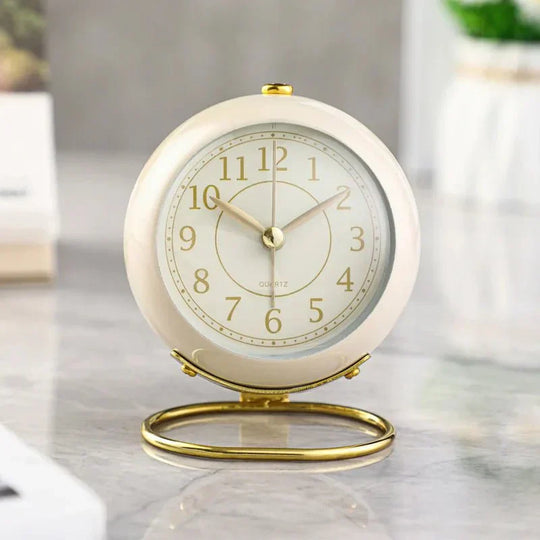 Vintage-Style Alarm Clock | Silent Quartz Desk Clock